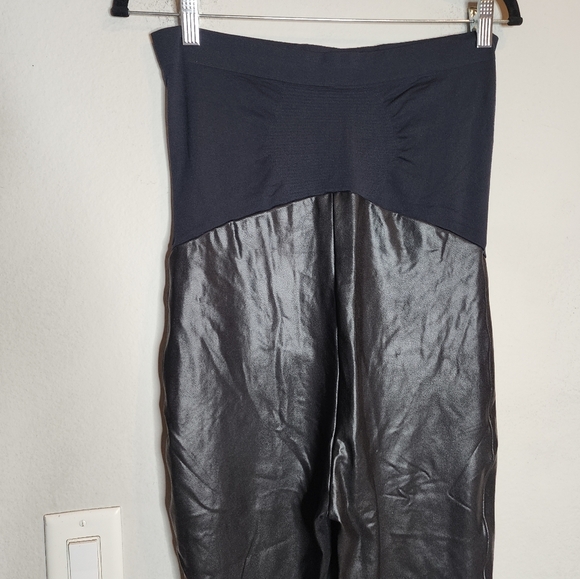 Spanx Mama Maternity Black Faux Leather Leggings Size 1X Vegan Leather Stretchy - Picture 12 of 16